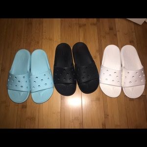 Women’s Croc Slides size 7